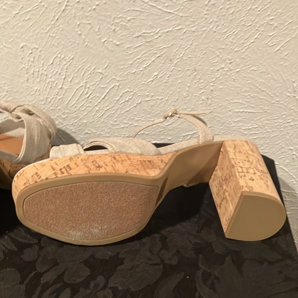 Rampage Natural Met Linen BNWT Beautiful heels for a fun night out. Very stylish - Picture 7 of 12